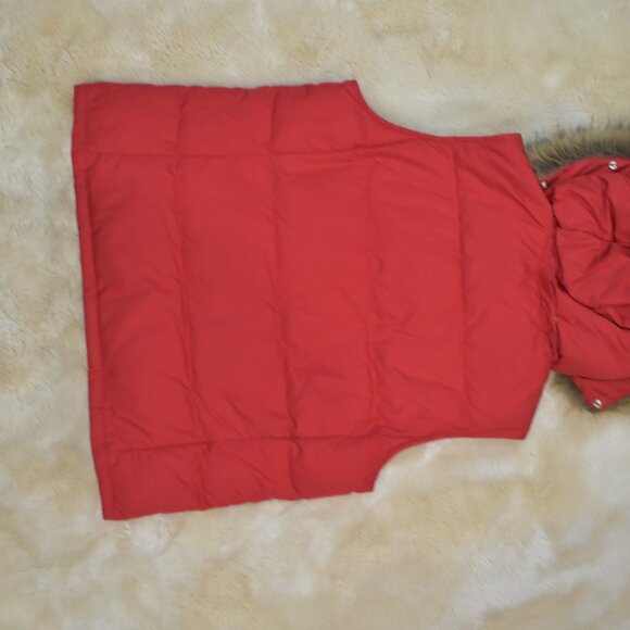 Gap Womens Puffer Vest Size Medium Red Faux Fur Hood Down Imitation - Picture 9 of 9